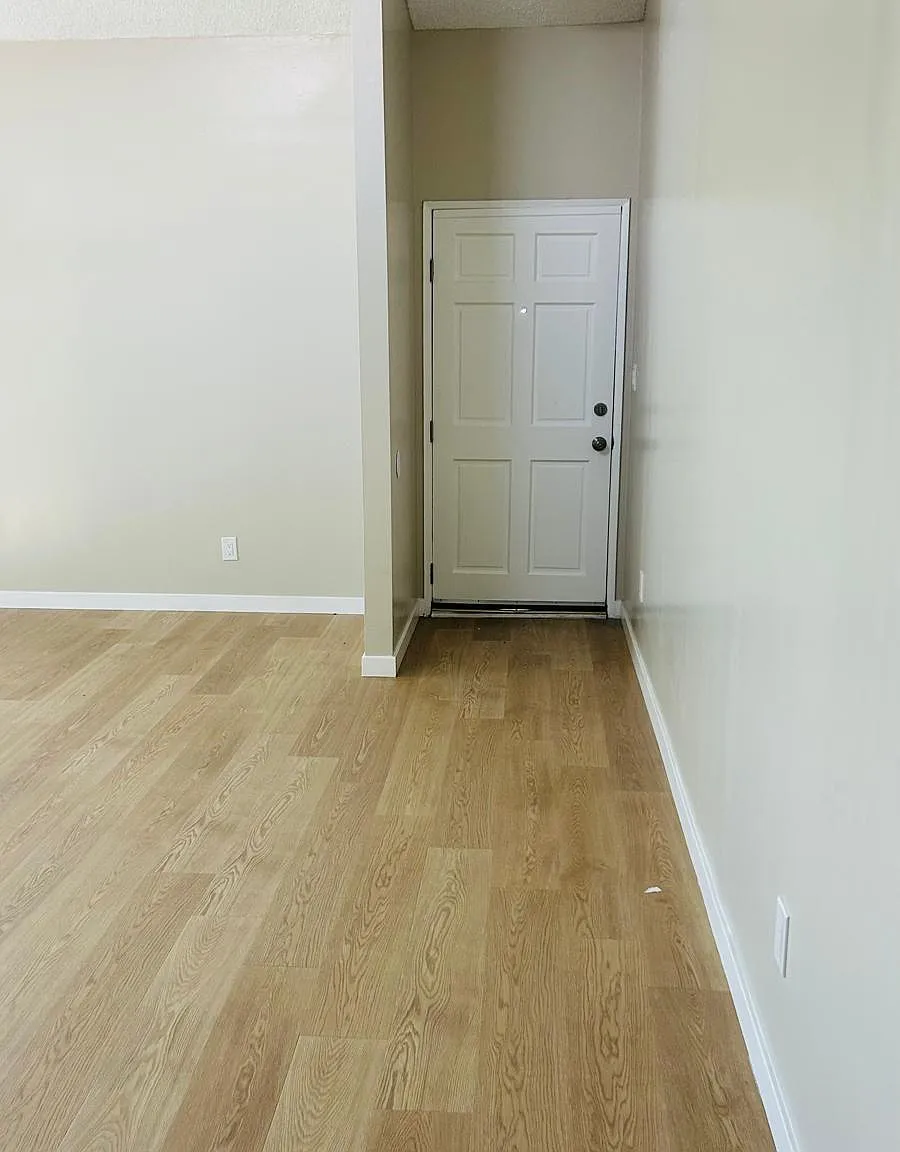 6900 Coldwater Canyon Ave — Photo 2