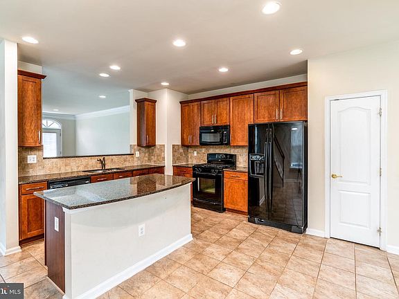 4th image of 7007 Little Thames Dr