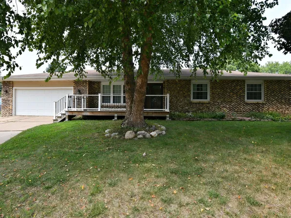 457 Avon Ct, Colona, IL 61241