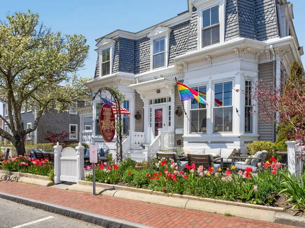 164 Commercial Street, Provincetown, MA 02657