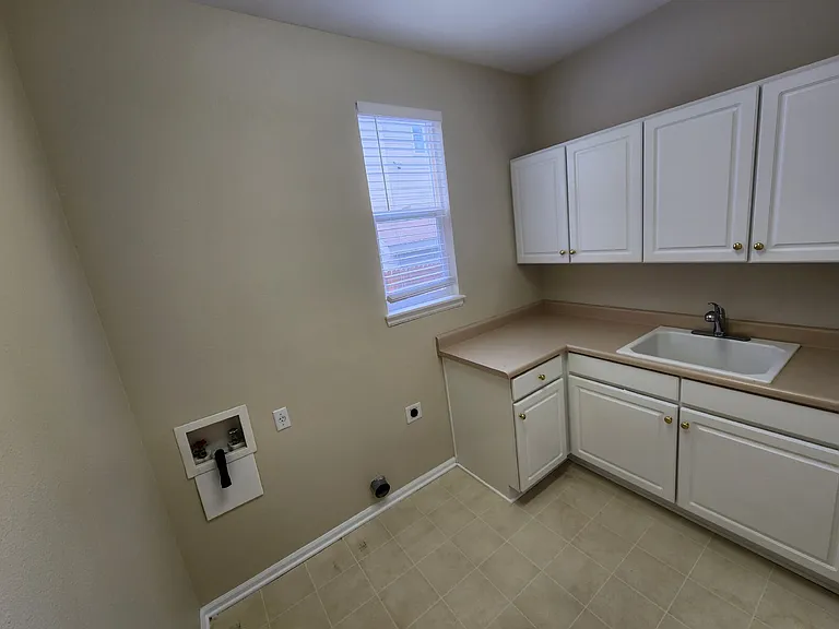 22359 E Lake Ln — Photo 36