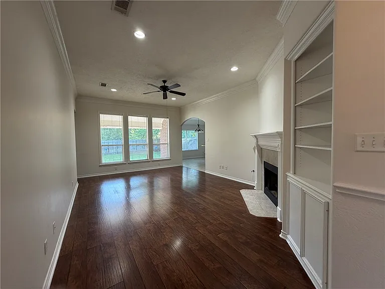 4216 Camber Ct — Photo 3