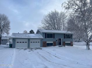 204 Neill St, Buxton, ND 58218