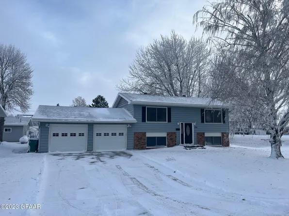 204 Neill St, Buxton, ND 58218