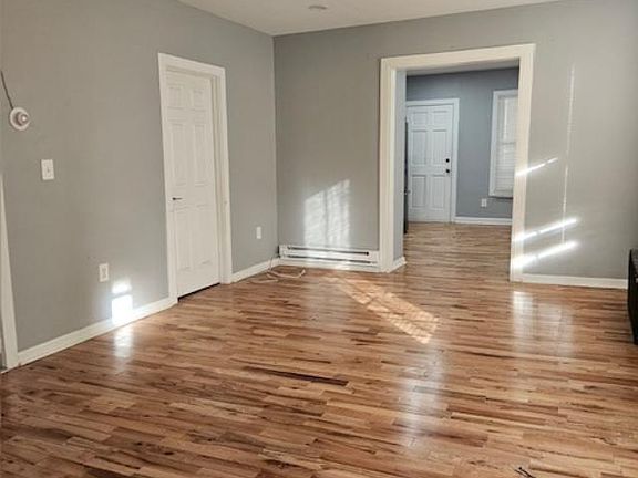 4th image of 138 Main St APT 1