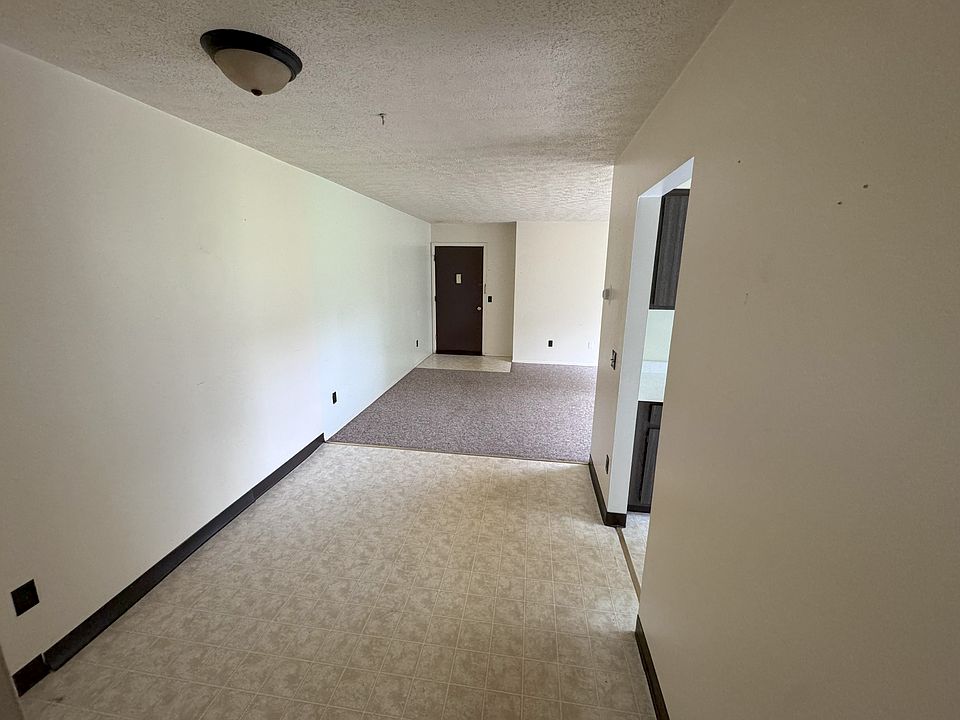1st image of 35 Oakmount Ave #St12