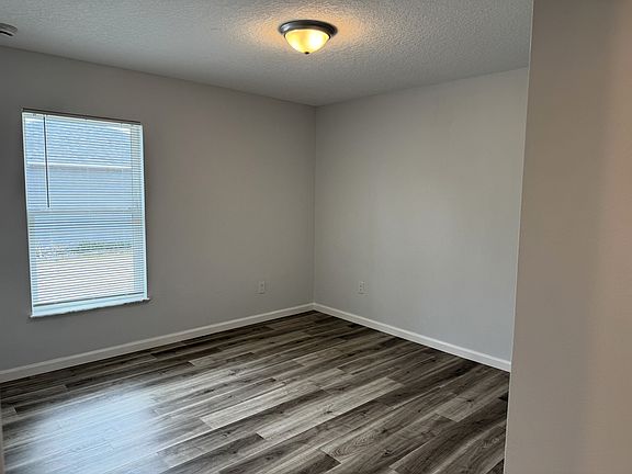 5th image of 35 Rosecroft Ln #B