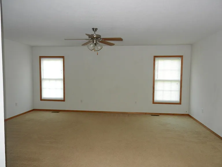 707 Savannah Ave — Photo 11