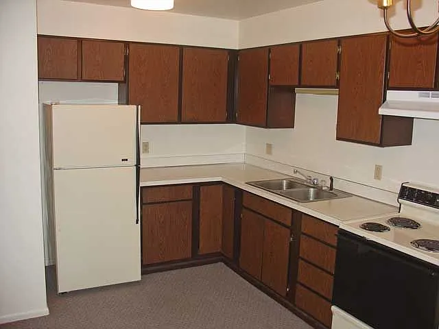 1 bed, 1.0 bath, $895 — Photo 4
