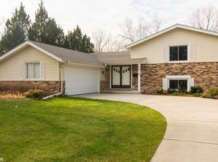 3010 N Stratford Rd, Arlington Heights, IL 60004