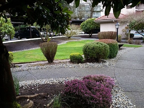 Beautifully maintained garden path in the Fall months