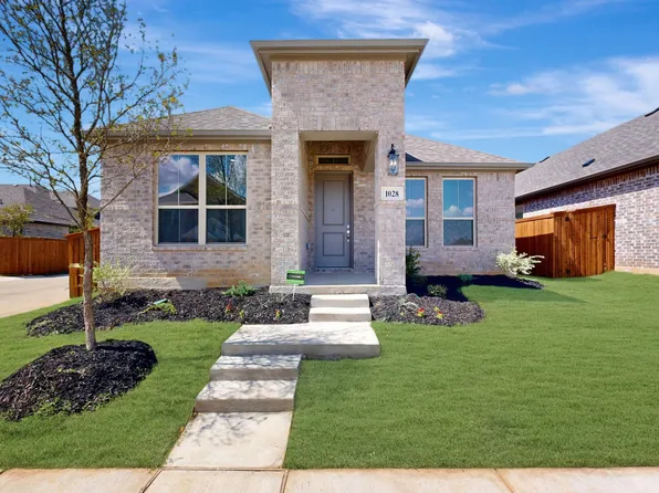 1028 Western Hills Dr, Crowley, TX 76036