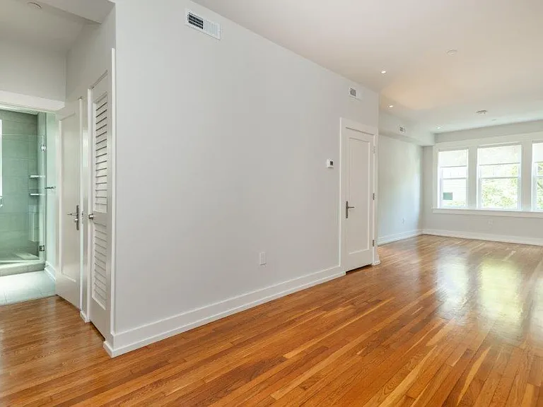 19 Forest St #23D — Photo 15