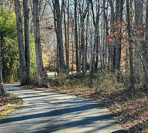 2nd image of 2107 Bennett Point Rd