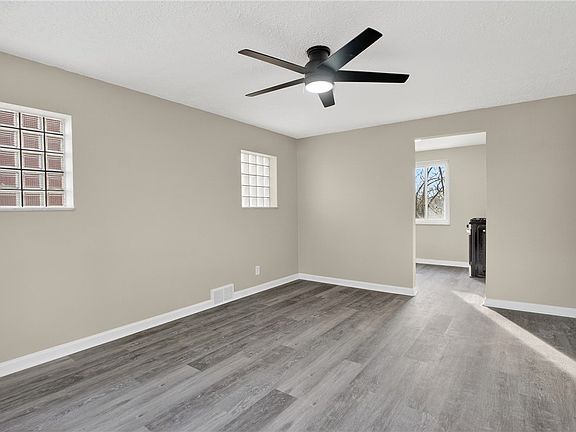 5th image of 79 Beechmont Ave