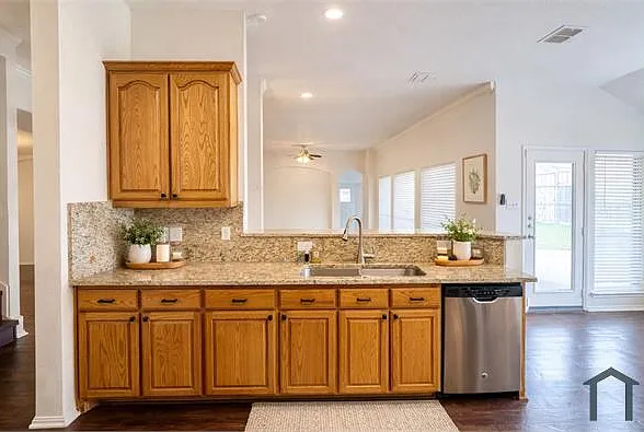 403 Victory Ln — Photo 14