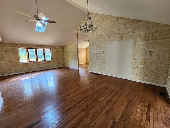 2nd image of 125 Glen Echo Blvd