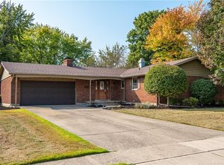 611 Woodhill Dr, Fairborn, OH 45324