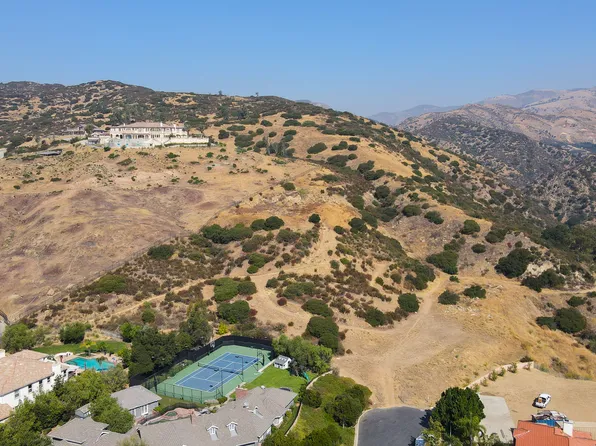 11885 Macoda Ln, Chatsworth, CA 91311