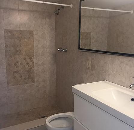 5th image of 2020 NE 135th St APT 204