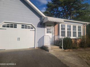 24 Portsmouth St #B, Manchester Township, NJ 08759