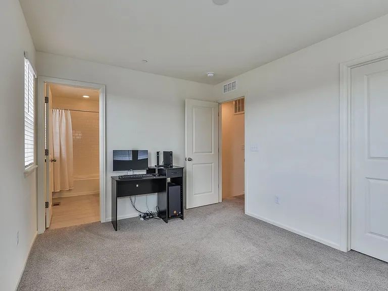 344 Zeppelin Way — Photo 18