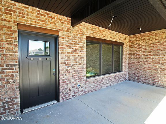 2nd image of 4806 Nolan Ln