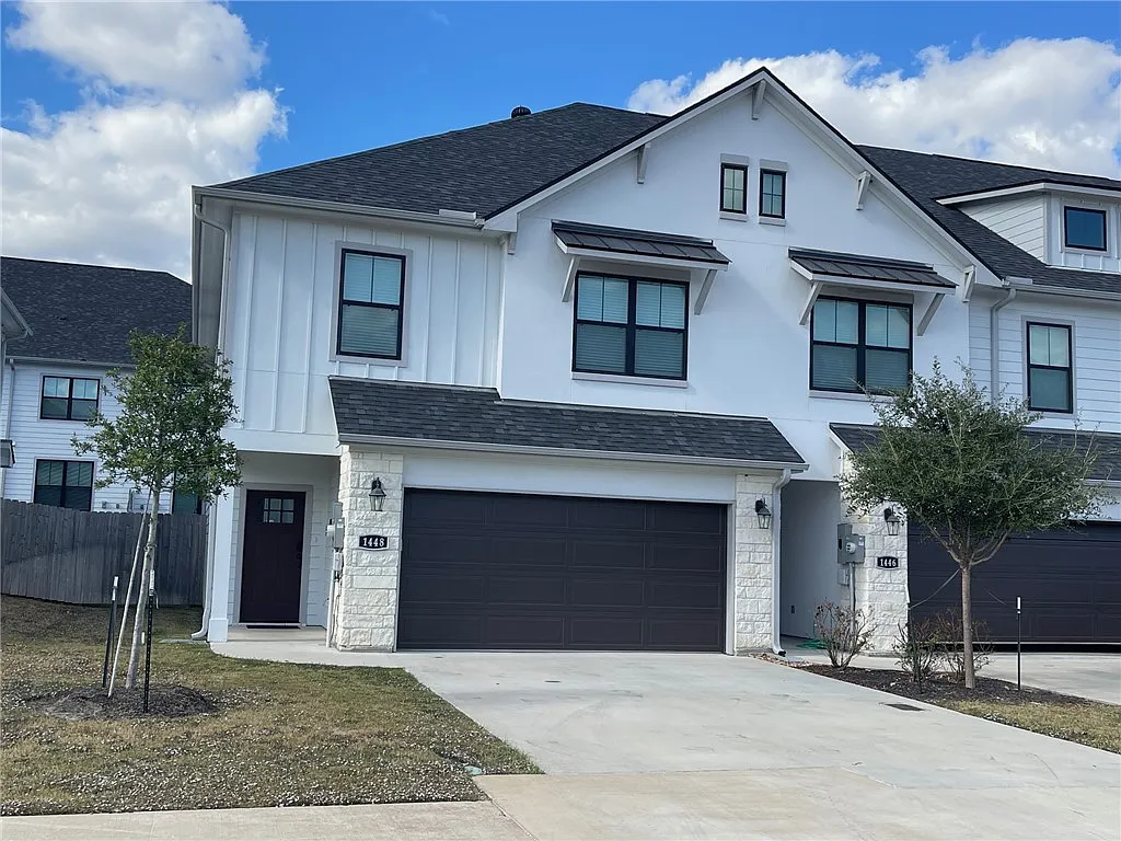 4 bed, 4.5 bath, 1844 sqft, $2,850 — Photo 1