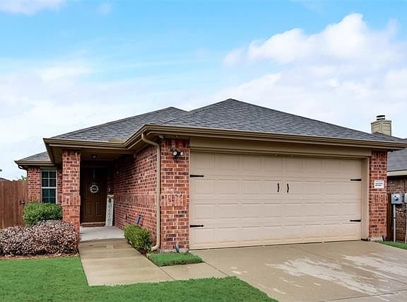 2nd image of 2027 Whispering Hills Dr