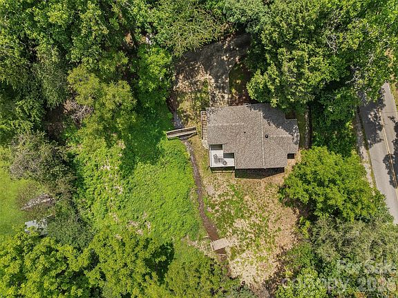 4th image of 468 Governors View Rd