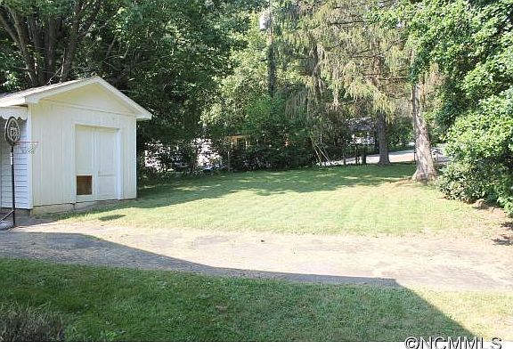 3rd image of 40 Blackstone Ave