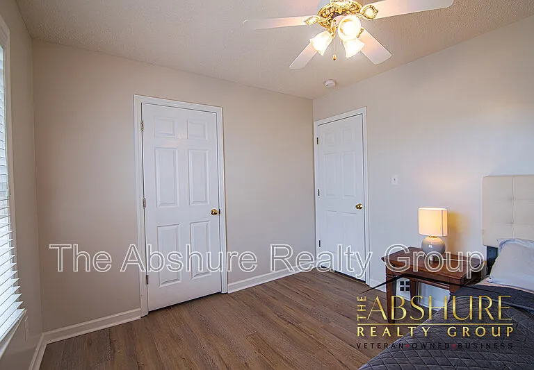 7604 Lilly Pond Ln — Photo 8