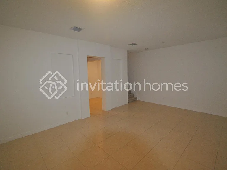 8308 NW 8th Ter — Photo 1