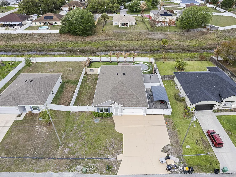 681 SW Millard Dr — Photo 64