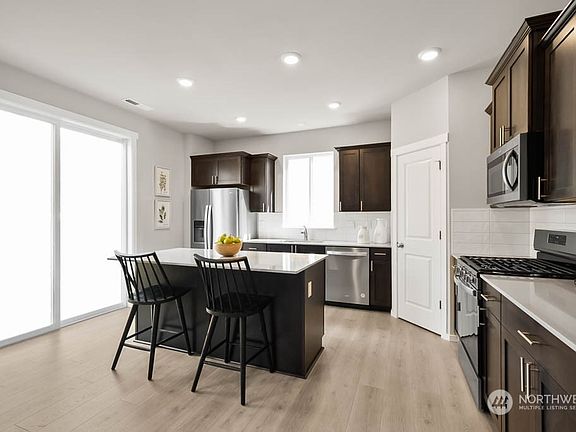 5th image of 1685 NE Halden Drive #34