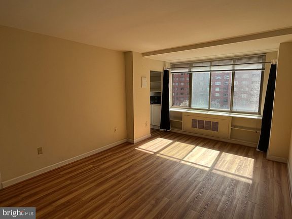 4th image of 1121 Arlington Blvd APT 602