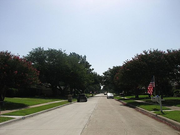 4th image of 1904 Columbia Dr