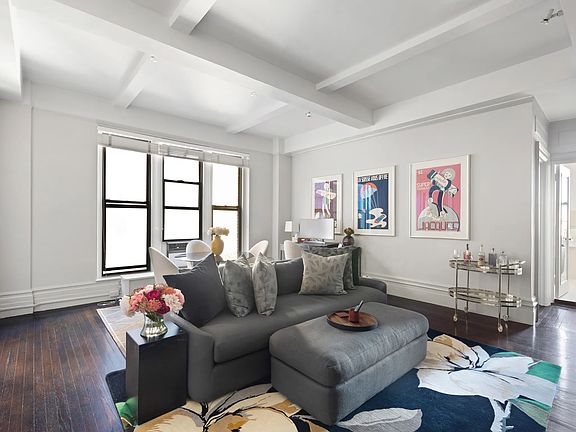 2nd image of 135 W 79th St APT 12C