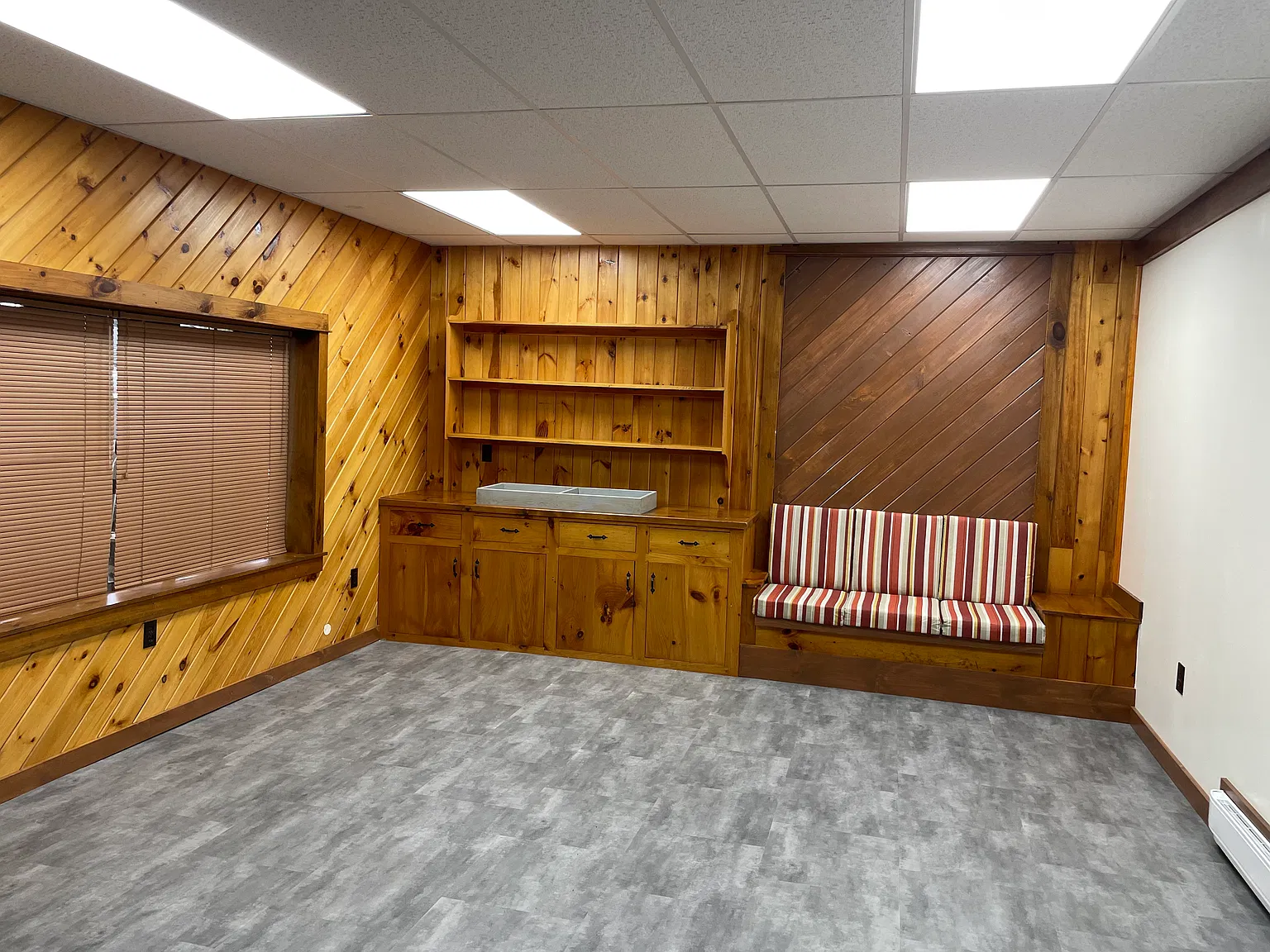 2 bed, 700 sqft, $1,400 — Photo 2