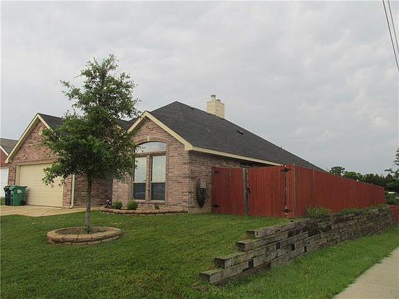 2nd image of 2949 Oakshire St