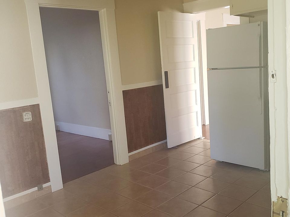 2nd image of 226 Main St