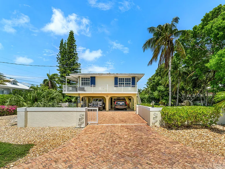 235 W Seaview Cir — Photo 46
