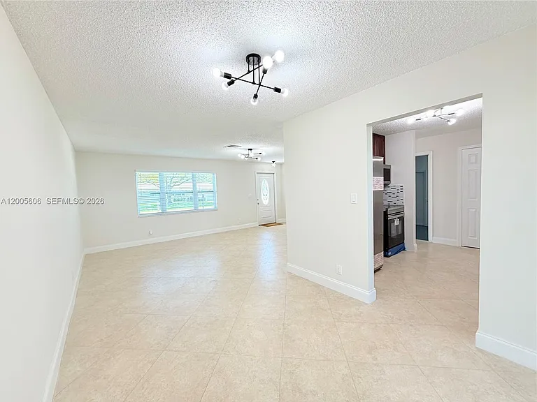 8581 NW 17th St — Photo 8