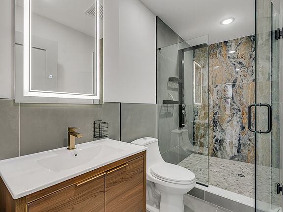 3rd image of 1812 E Venango St #505