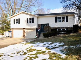 5294 Skyline Ln, Greenwood, IN 46143