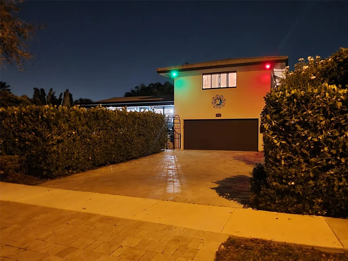 Building Photo - 2009 Admirals Way
