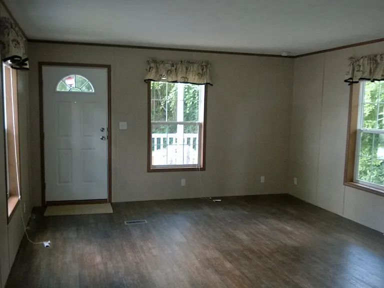 5 E Niles Rd — Photo 3