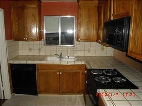 4th image of 1958 Hammertown Dr