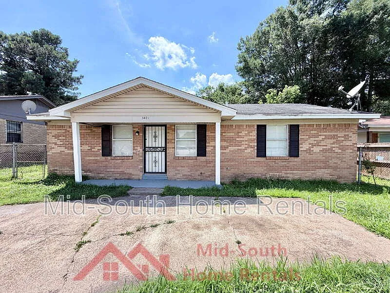 4 bed, 1.5 bath, 1107 sqft, $995 — Photo 2