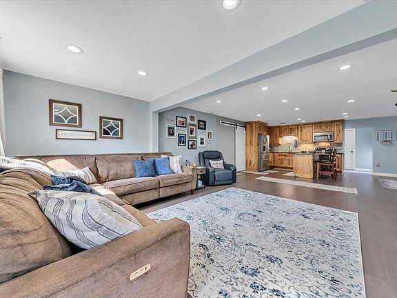 2nd image of 102 Falcon Ridge Rd